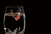 茅臺鎮(zhèn)貼牌酒亂象調(diào)查：西鳳不帶酒、汾酒集團(tuán)≠杏花村