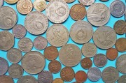 越南盾在國(guó)際貨幣體系中的地位如何？這種地位對(duì)越南經(jīng)濟(jì)有何影響？
