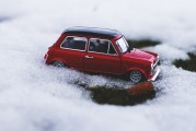 大利好！車市、股市都“沸騰”了！汽車以舊換新補(bǔ)貼來了，買新能源乘用車補(bǔ)2萬元！有車企已迅速跟進(jìn)