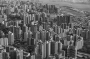 格力地產(chǎn)：退出房地產(chǎn)開發(fā)，收購珠海免稅集團(tuán)
