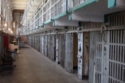 買的房子臨近交付，樣板間卻被拆除？官方認定違規(guī)，開發(fā)商稱“這是誤會”