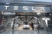 最新！特斯拉召回約23.9萬輛電動汽車！啥情況？