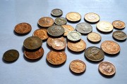 越南國(guó)有銀行以每?jī)?,350萬(wàn)越南盾的價(jià)格出售黃金 價(jià)格較上次有所下調(diào)