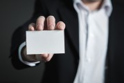 美媒稱拜登在民主黨人會議上發(fā)聲，“沒人能讓我出局，我會競選到底”