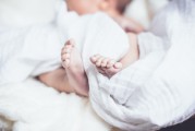 夢(mèng)中小孩的笑顏，夢(mèng)中小孩的笑顏，純真與美好的象征