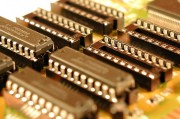 美國(guó)宣布對(duì)筆記本電腦、智能手機(jī)、集成電路等豁免征收“對(duì)等關(guān)稅”