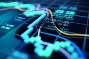期貨市場(chǎng)的價(jià)格波動(dòng)對(duì)交易策略影響如何？