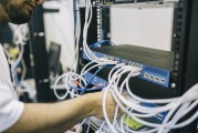 在今天的互聯網時代，網站已經成為了企業(yè)、個人的重要營銷工具。然而，為了使網站更好地服務用戶并提高其性能，開發(fā)者們需要對網站進行不斷優(yōu)化和升級。在這個過程中，最常用的手段之一就是使用插件來增強網站的功能性和用戶體驗。，SEO最佳實踐，理解如何有效地使用插件提升網站性能與功能
