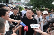 連發(fā)11條動態(tài)！于東來發(fā)聲：大家不要擔(dān)心我，若干年后，胖東來不是什么傳奇也不是神話