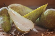 夢(mèng)到吃梨的寓意與解讀，夢(mèng)到吃梨的寓意與解析