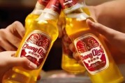 重慶啤酒營收凈利雙降仍慷慨分紅，深陷合同糾紛高端化受阻