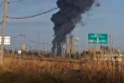 韓國一客機(jī)著陸時撞墻起火 已致23人死傷