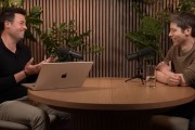 Sam Altman最新訪談：AI將發(fā)現(xiàn)新科學(xué)，未來AI伴侶無處不在，人形機(jī)器人街頭漫步