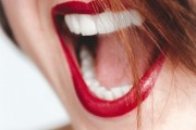 夢(mèng)到頭發(fā)長(zhǎng)長(zhǎng)了，解讀夢(mèng)境的深層含義，夢(mèng)境解讀，頭發(fā)長(zhǎng)長(zhǎng)，深層含義探究