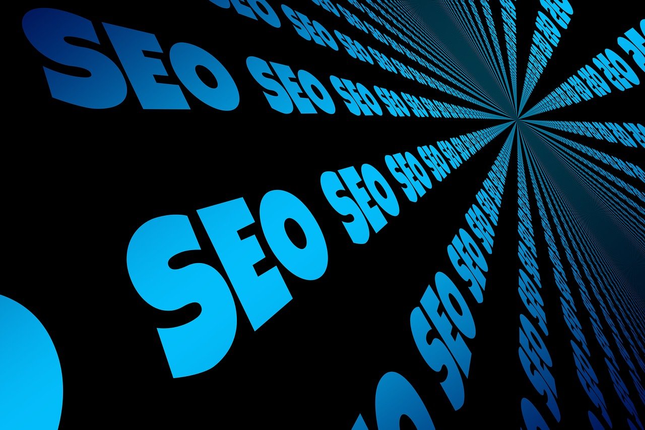 SEO（搜索引擎優(yōu)化）和SEM（搜索廣告）在當今的互聯(lián)網(wǎng)市場中占據(jù)了極其重要的地位。而網(wǎng)站SEO優(yōu)化推廣方案則是一種高效且有效的SEO策略，可以顯著提高網(wǎng)站在搜索引擎中的排名，從而吸引更多的訪問者，并帶來更多的流量和潛在客戶。
