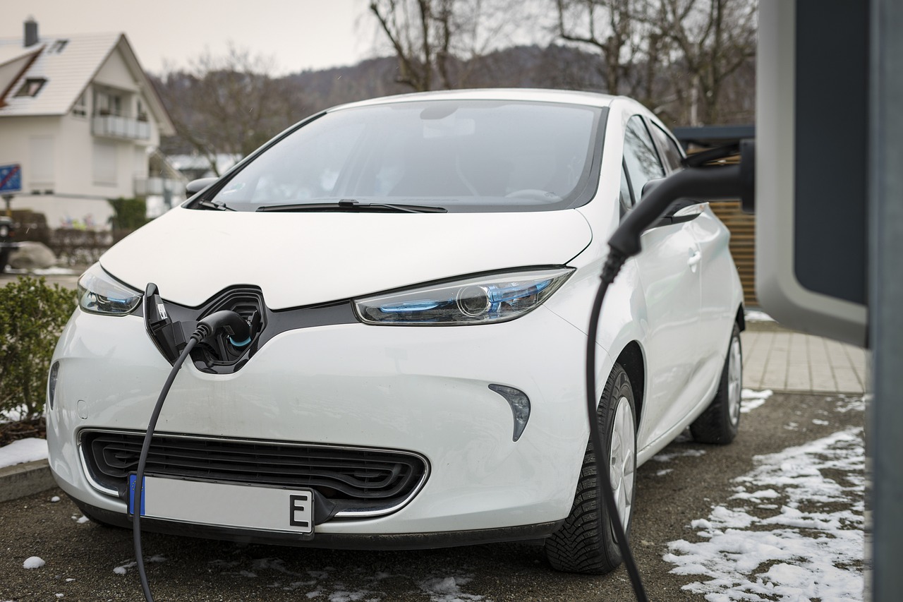深入剖析特斯拉網(wǎng)站流量，揭示電動(dòng)車(chē)巨頭線上布局策略