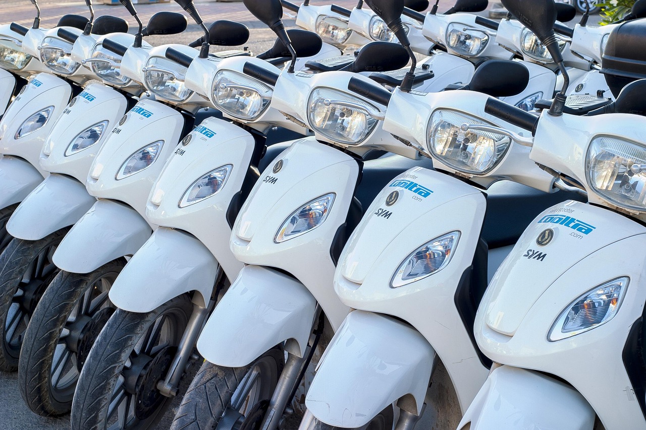 海倫哲：截至8月底今年機器人絕緣斗臂車新簽112臺訂單 金額達1.54億元