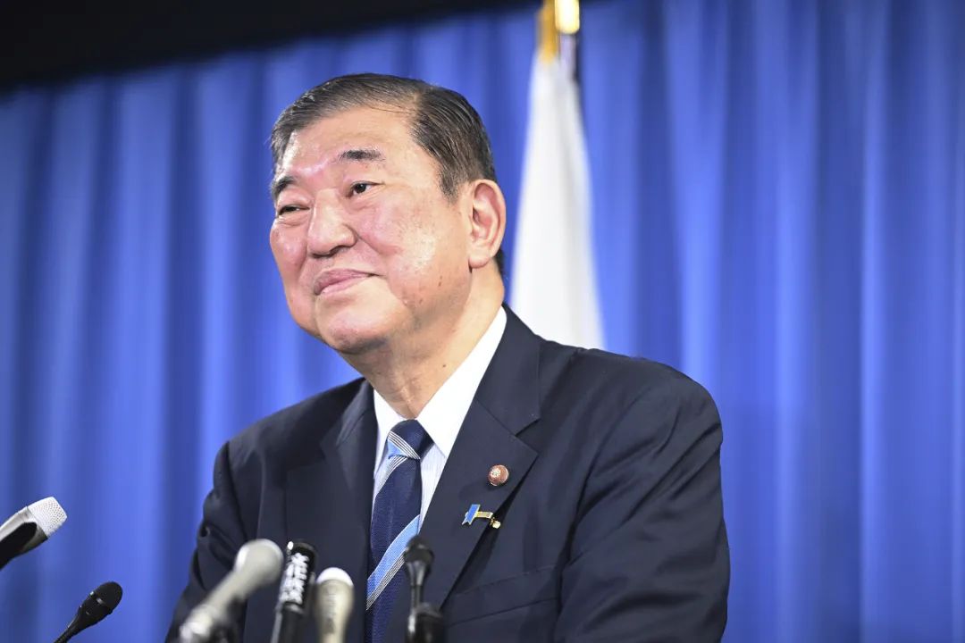 67歲石破茂，正式當(dāng)選日本首相！他從政38年，早年曾在銀行工作！岸田內(nèi)閣已集體辭職