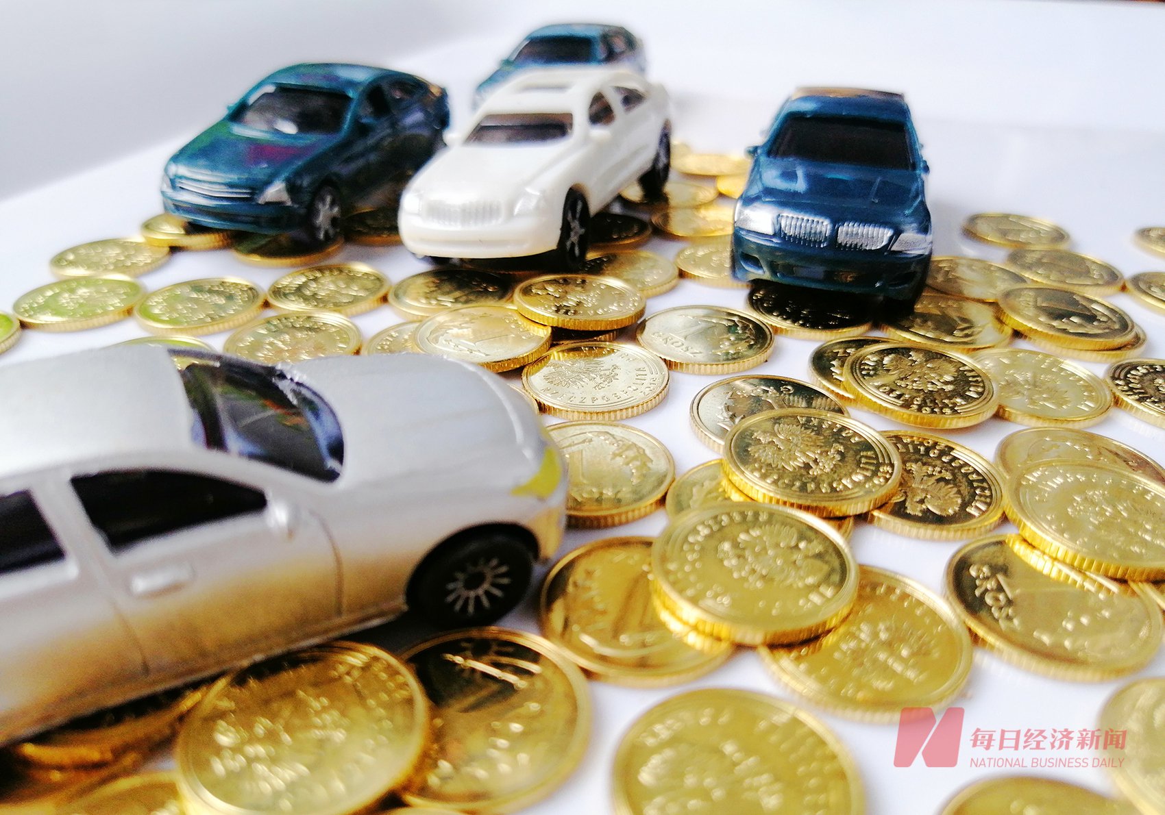 實(shí)探車(chē)市“金九銀十”：車(chē)企忙推新車(chē)，銷(xiāo)售加班到半夜，經(jīng)銷(xiāo)商有望擺脫虧損？