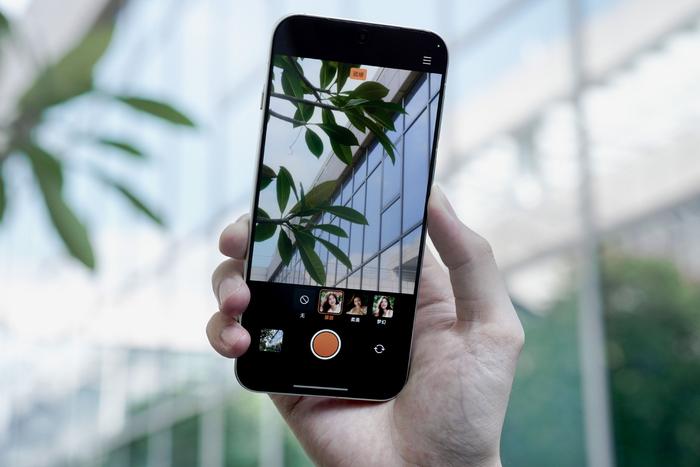 要輕薄又要潛望？OPPO Find X8可沖