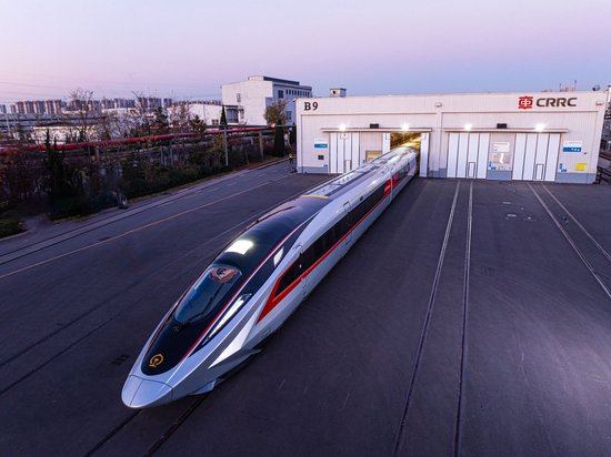 全球跑得最快的高鐵！CR450動(dòng)車組樣車發(fā)布