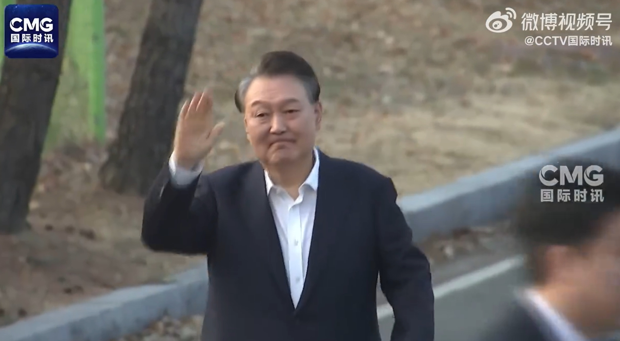 被捕滿52天后，韓國總統(tǒng)尹錫悅被釋放！最大在野黨黨鞭曾稱：若檢察機(jī)關(guān)釋放尹錫悅，就是背叛國民